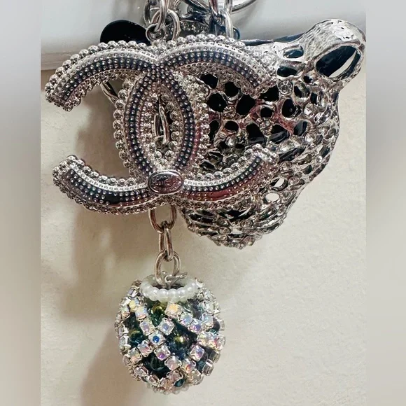 CHANEL (stamped & auth.) silver/blk charm & Panther Keychain/BagCharm. New. - Picture 9 of 11